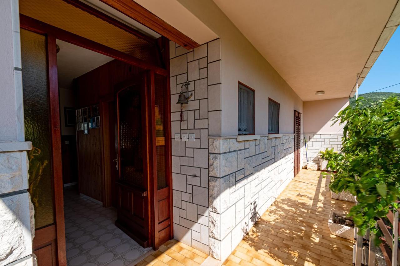 Apartments Mak Račišće Extérieur photo