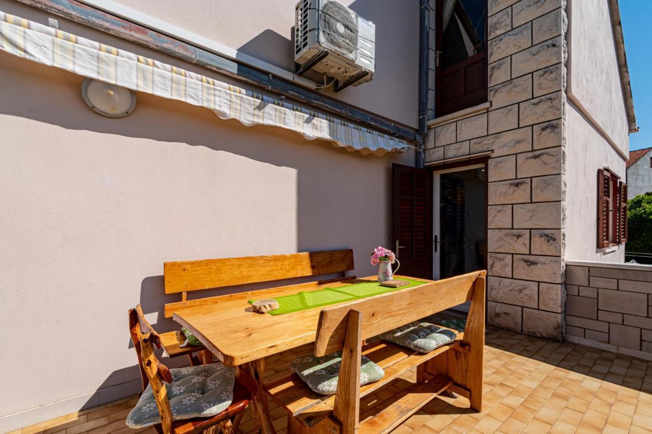 Apartments Mak Račišće Extérieur photo