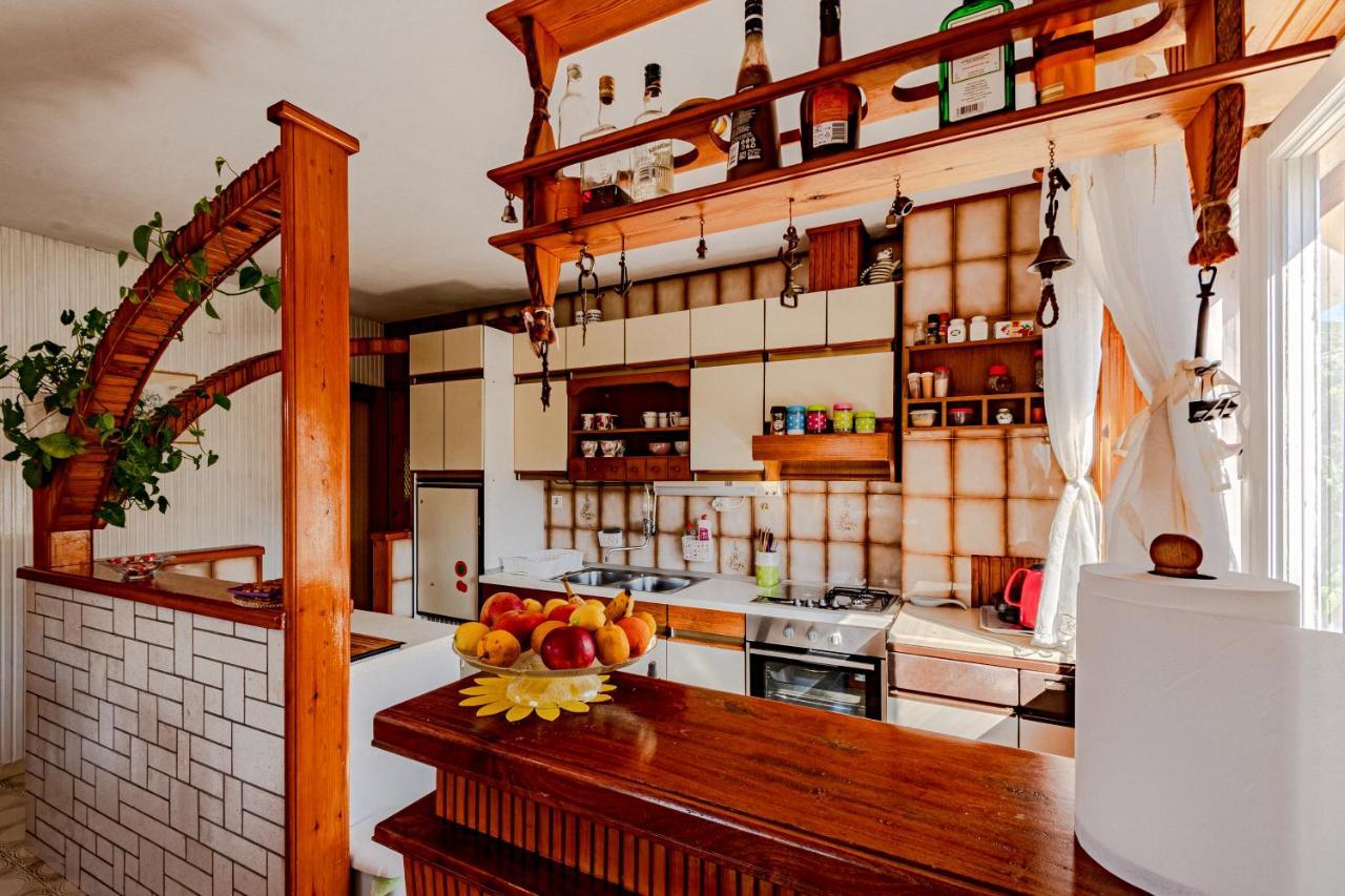 Apartments Mak Račišće Extérieur photo
