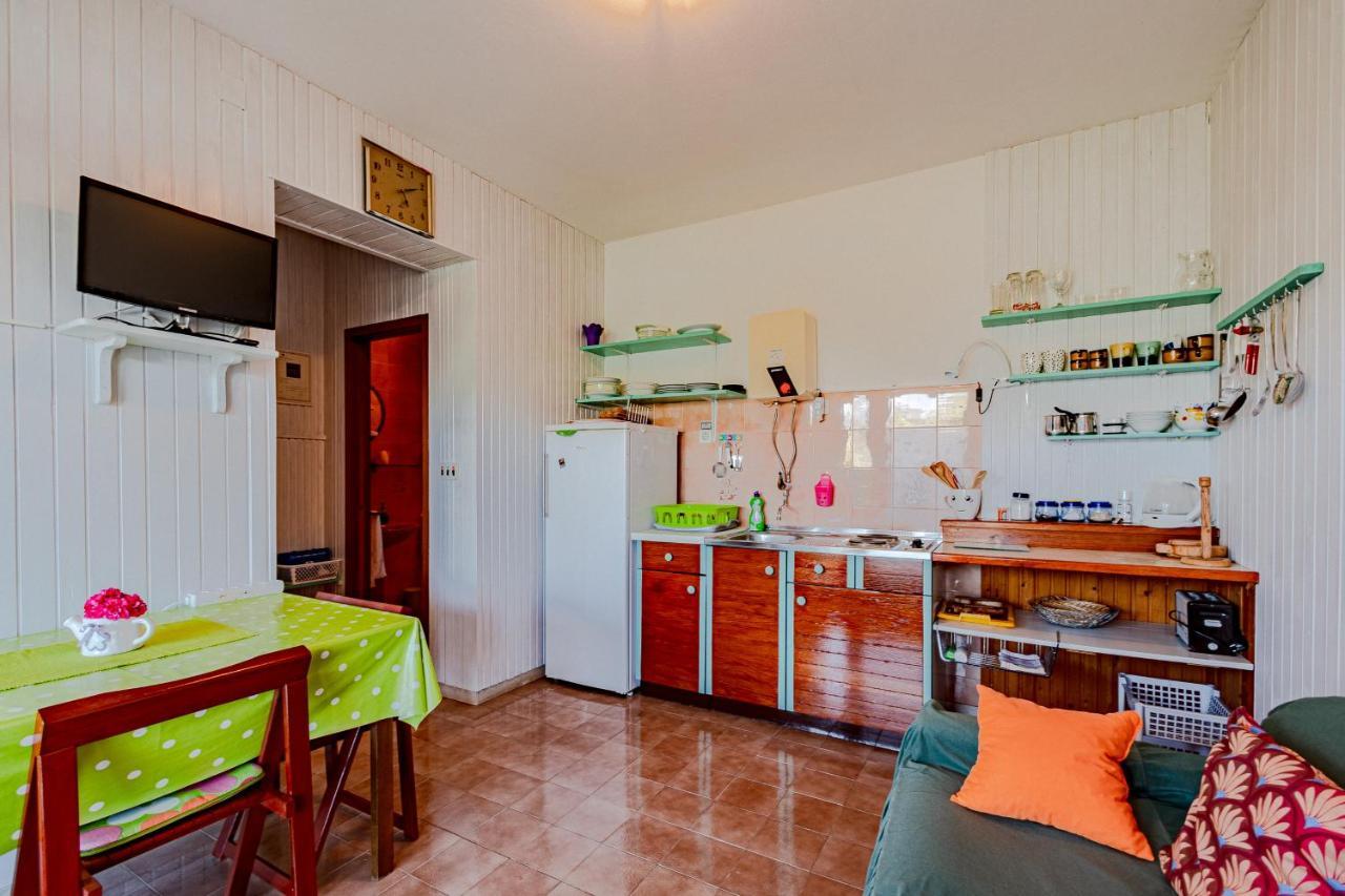 Apartments Mak Račišće Extérieur photo