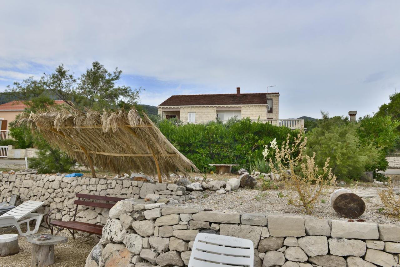 Apartments Mak Račišće Extérieur photo