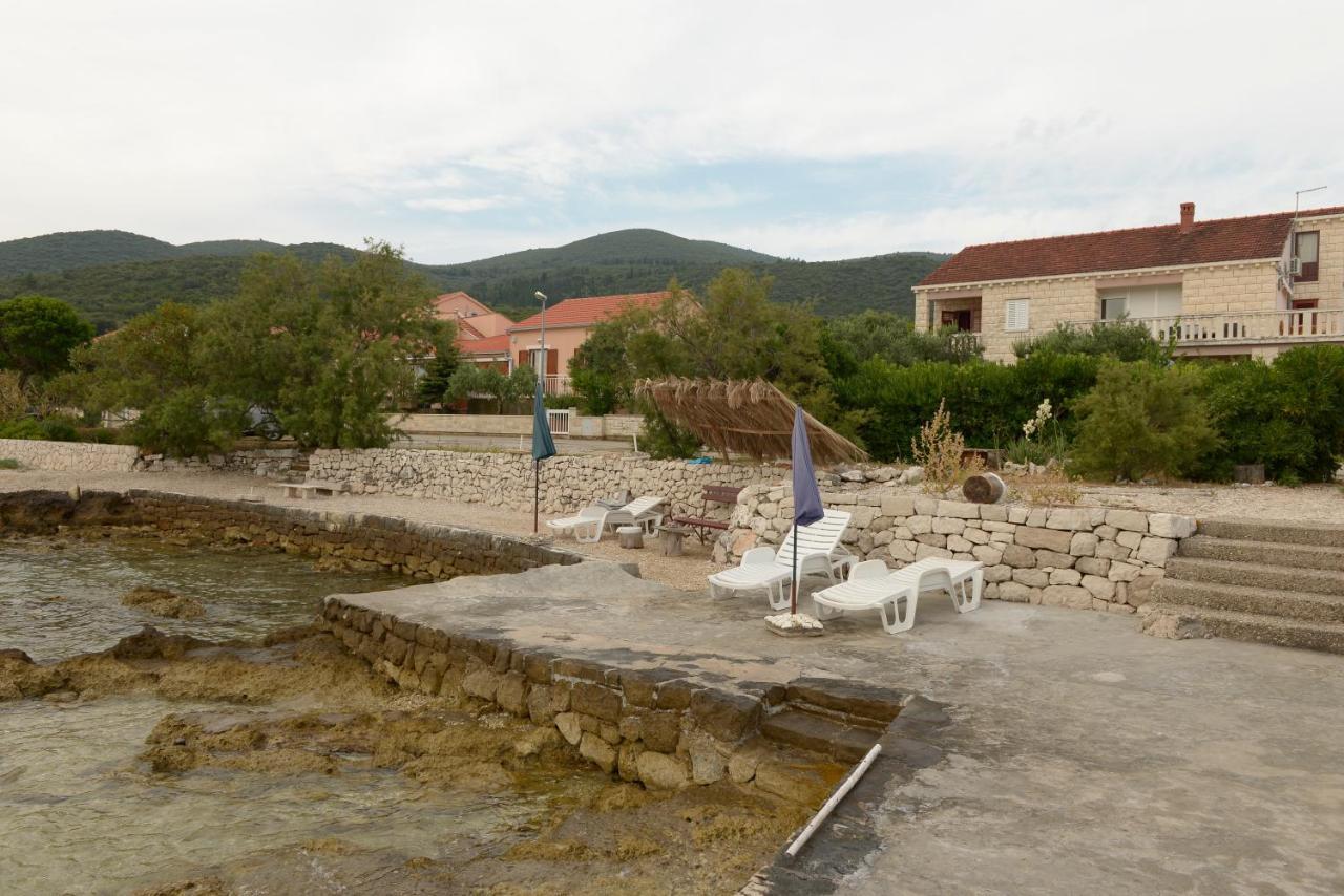Apartments Mak Račišće Extérieur photo